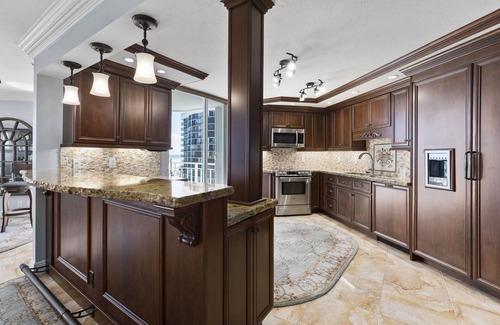 Hutchinson Island South Condo | Oceanside! 15th floor, 4 balconies & a movie room