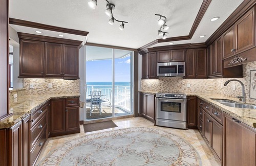 Hutchinson Island South Condo | Oceanside! 15th floor, 4 balconies & a movie room