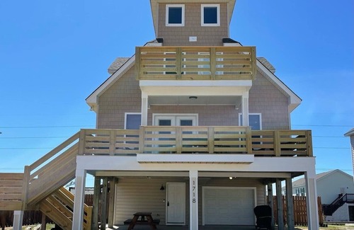 Kill Devil Hills House | Oceanside 4BR Home, Fenced Backyard, Hot Tub, 5 Min Walk to Beach!