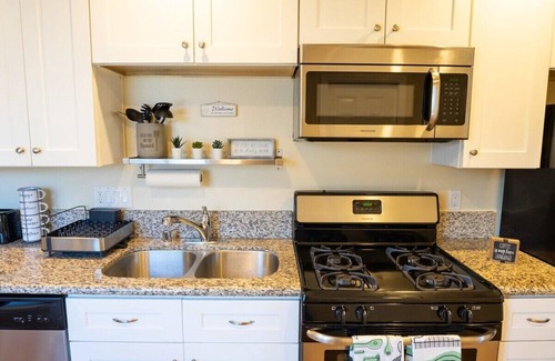 South Oceanside Apartment | Oceanside Beach Rental - Walk to the Boardwalk!