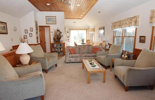 Carolina Dunes House | Oceanside, Dogs Welcome, Easy walk to the Beach, CD12, Marsh Rose Cottage