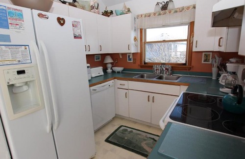 Carolina Dunes House | Oceanside, Dogs Welcome, Easy walk to the Beach, CD12, Marsh Rose Cottage