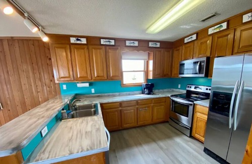 Hatteras Cottage | Oceanside EV Friendly Cottage 4 Lots to Beach