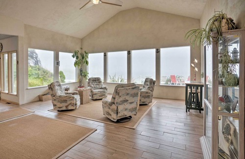 Coos Bay House | Oceanside Getaway w/Beach Access & Home Gym!