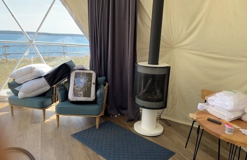 Feltzen South Cottage | Oceanside Glamping Dome near Lunenburgnn