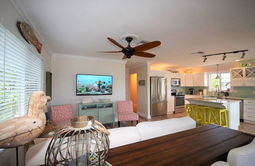 Cutthroat Harbor Estates House | Oceanside, heated pool, near Key West, space for 20-25 ft boat. Book fall 2025!