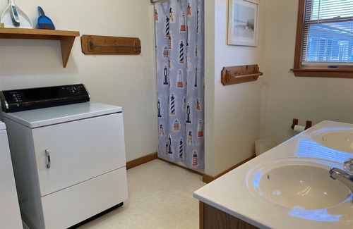 Frisco Cottage | Oceanside in Frisco you will find Hatteras Hideway is just 3 lots back from the ocean!