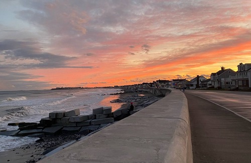 Hampton Apartment | Oceanside Motel room at North Beach Motel! Pet Friendly!