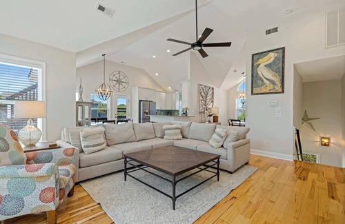 Duck House | Oceanside retreat with pool & spa, June Weeks Open