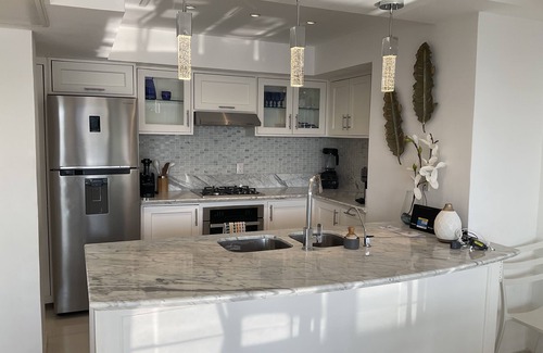 South Shore Hotel Area Condo | Oceanside Sunset views La Jolla de Mismaloya Condo