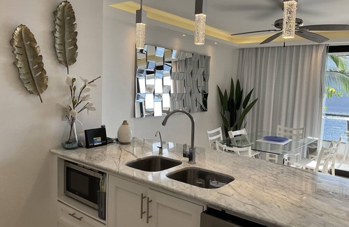 South Shore Hotel Area Condo | Oceanside Sunset views La Jolla de Mismaloya Condo