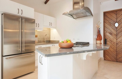 Las Catalinas Apartment | Oceanside View Close to the Beach Fully Equipped Condo