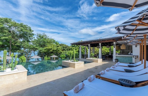 Las Catalinas Apartment | Oceanside View Close to the Beach Fully Equipped Condo