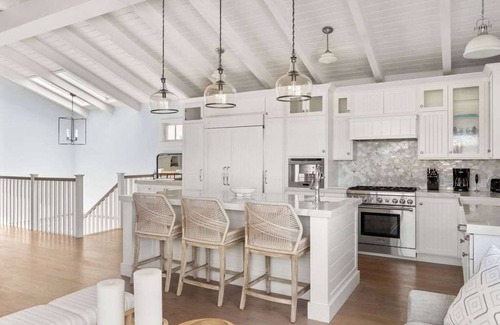 El Porto Apartment | Oceanview 2,200 SF Home | Steps to Beach | Gym