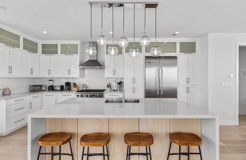 El Porto House | Oceanview 3BR Oasis, Steps To Manhattan Beach For 6 Guests