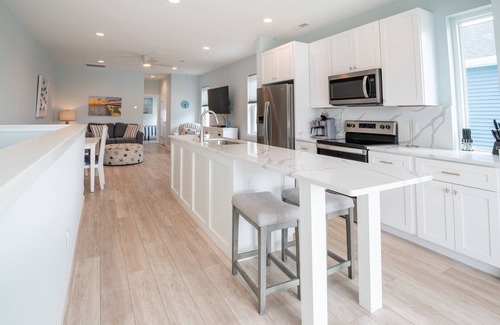 Wilmington Beach Condo | Oceanview and Pet Friendly at Tide and Seek