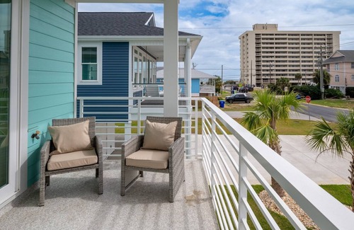 Wilmington Beach Condo | Oceanview and Pet Friendly at Tide and Seek