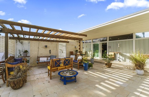 Atlantic Beach Apartment | Oceanview and Poolside Studio at The Atlantic Beach Estate & Gardens