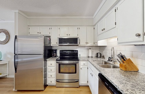 North Myrtle Beach Condo | Oceanview condo with pool, private balcony & steps to beach