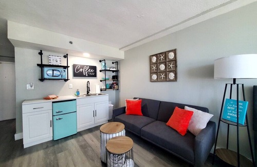 Daytona Beach Apartment | Oceanview condo Daytona Beach sunrise