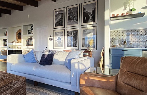 Yachats House | Oceanview Designer Family Home – Walk to Beach, Deck, Firepit, Office, Pets