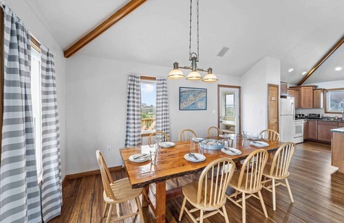 Waves House | Oceanview Dog Friendly w/Saltwater Pool, Hot Tub, Game Room, Beach Nearby