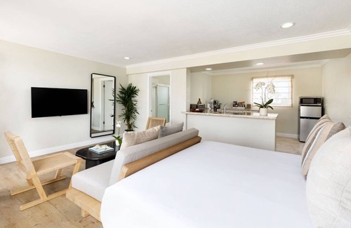 Laguna Beach Hotel | Oceanview Getaway with Private Beach Access & Walkable Laguna Eats