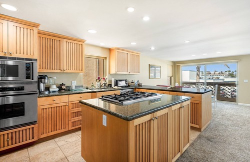 Hollywood Beach House | Oceanview home with rooftop deck and game room - dog-friendly
