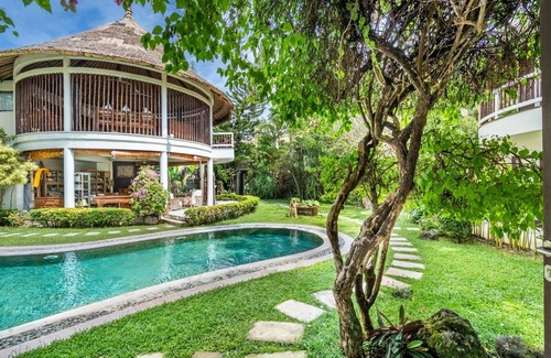 Candi Dasa Apartment | Oceanview Stay – 2 Levels | The Village of Angels Resort
