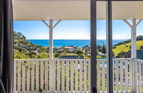 Onetangi House | Oceanview Magic - Onetangi Holiday Home