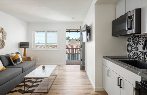Townsite Condo | Oceanview Queen Suite Steps from the Sand (305)