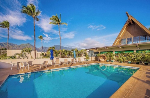 Kahului Hotel | Oceanview Room Near Shopping & Dining with Easy Beach Access