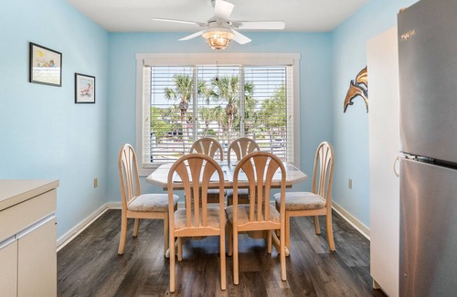Saint Helena Island Condo | Oceanview, steps from Beach, Pool, Golf course & Restaurant, super clean!