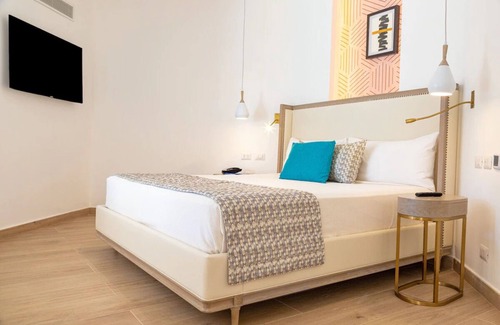 Bavaro Hotel | Oceanview Suite | 1 King + Sofa | Near Bavaro Adventure Park