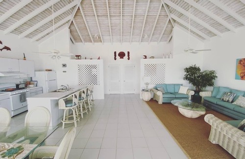 East End Village Villa | Oceanview villa with private pool, 5 mins to beach