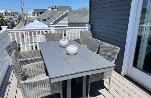 Alden Manor House | Oceanviews from Every Room.Steps to the Beach
