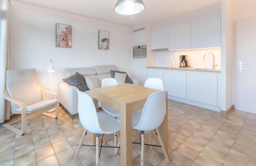 Bredene Apartment | Ochtendstemming by Interhome