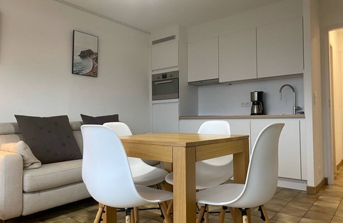 Bredene Apartment | Ochtendstemming by Interhome