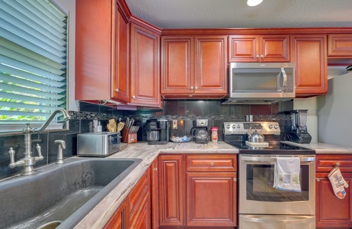 Ocklawaha House | Ocklawaha Lake House w/Private Hot Tub & Views!