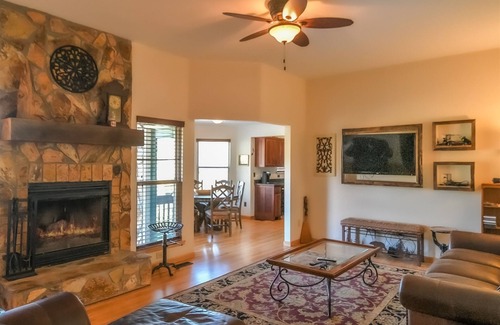 Turtletown House | Ocoee Stone Lodge | 3 Bed, 2 Bath | Wifi | Fireplace