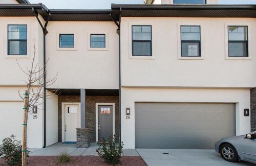 Santa Clara House | Ocotillo Springs 26 Endless Summer Pool Side Retreat