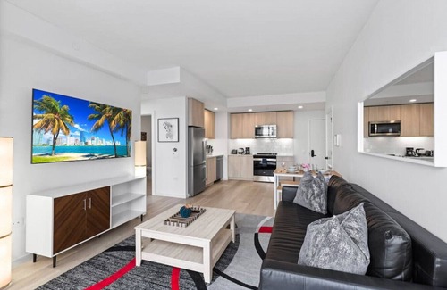 Logan Square Apartment | OCS 1908 · 1BR| Center City Luxury Apt w/ Gym|View|Location!