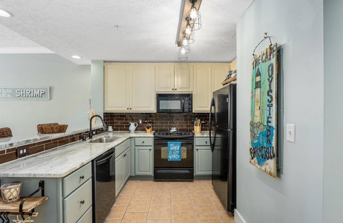 Mexico Beach Condo | Oct 11-18 Reduced! Oceanview Condo, Heated Pool, Hot Tub & Sauna!