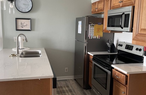 Ocean Isle Beach Condo | OCT dates still open-One bedroom, Ocean Front-steps to sand ,sun and fun