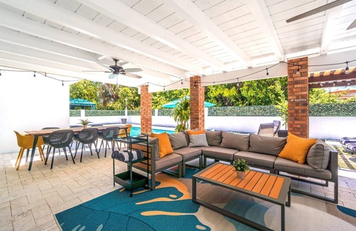 Coral Way Villa | Oct discount! Chic Villa near Brickell,heated pool