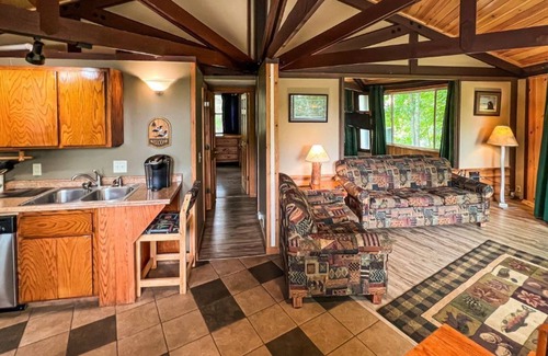 Puposky Cabin | Octagon Cabin Getaway - Outdoor Lounge & Cozy Firepit