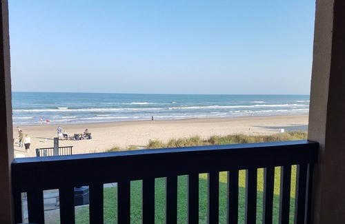 South Padre Island Condo | "OCTOBER" 2025-SPECIAL" 100% Beachfront View 100% Remodeled Condo