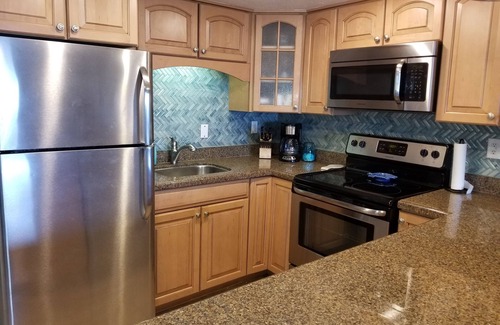South Padre Island Condo | "OCTOBER" 2025-"SPECIAL-RIGHT ON THE BEACH-Amazing View-ALL REMODELED