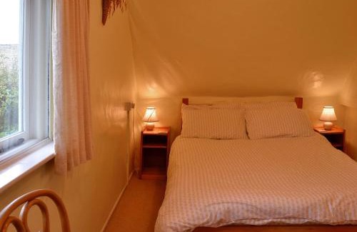 Collingbourne Kingston House | October Cottage