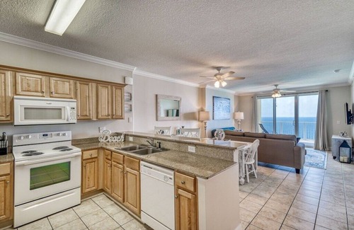 West Panama City Beach Resort | October Specials! *Huge Balcony & Beach Chairs!